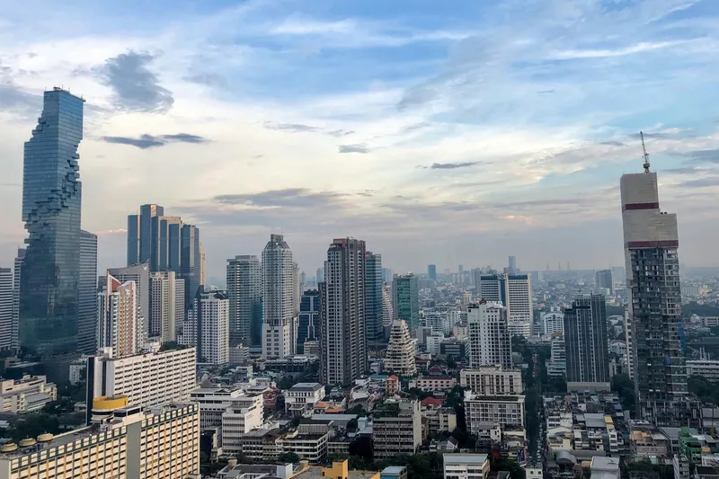 Фасад небоскреба King Power Mahanakhon в Бангкоке